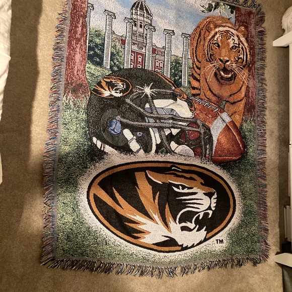 MIZZOU, University of Missouri - Picture 1 of 2